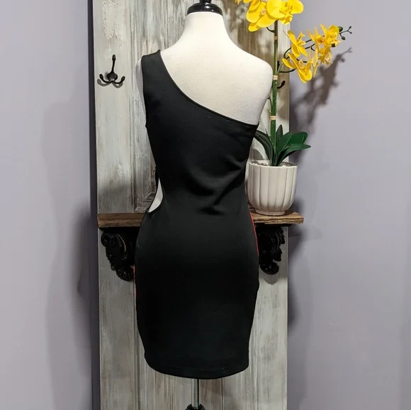 Forever 21 one shoulder bodycon dress with side cut-out - Picture 5 of 9